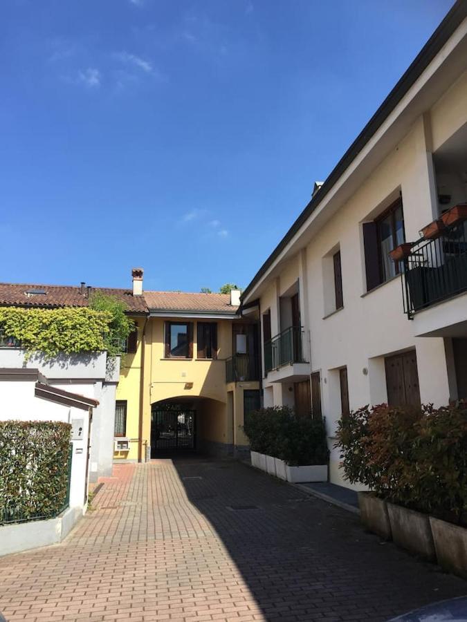 Corte Della Crisalide Ampio E Luminoso Bilocale In Centro Storico Cernusco Sul Naviglio Exteriör bild